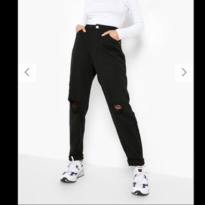🩷 3 for $25 Boohoo High waisted ripped mom jeans